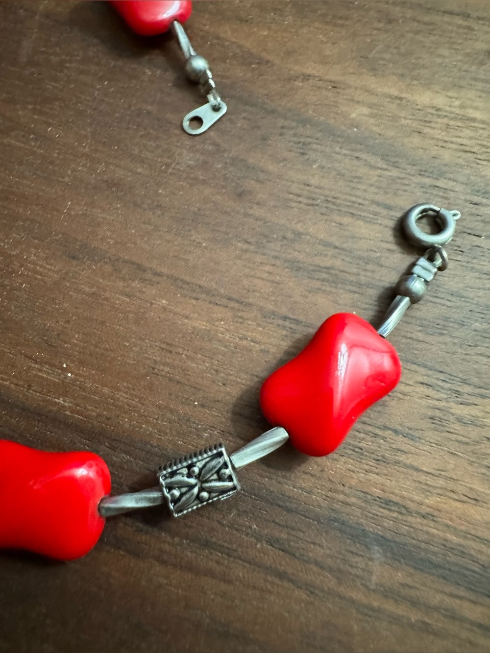 Silvertoned Twist Link Red Beaded Bracelet - Picture 2 of 5